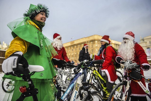 Деды Морозы проедут по Новосибирску на велосипедах